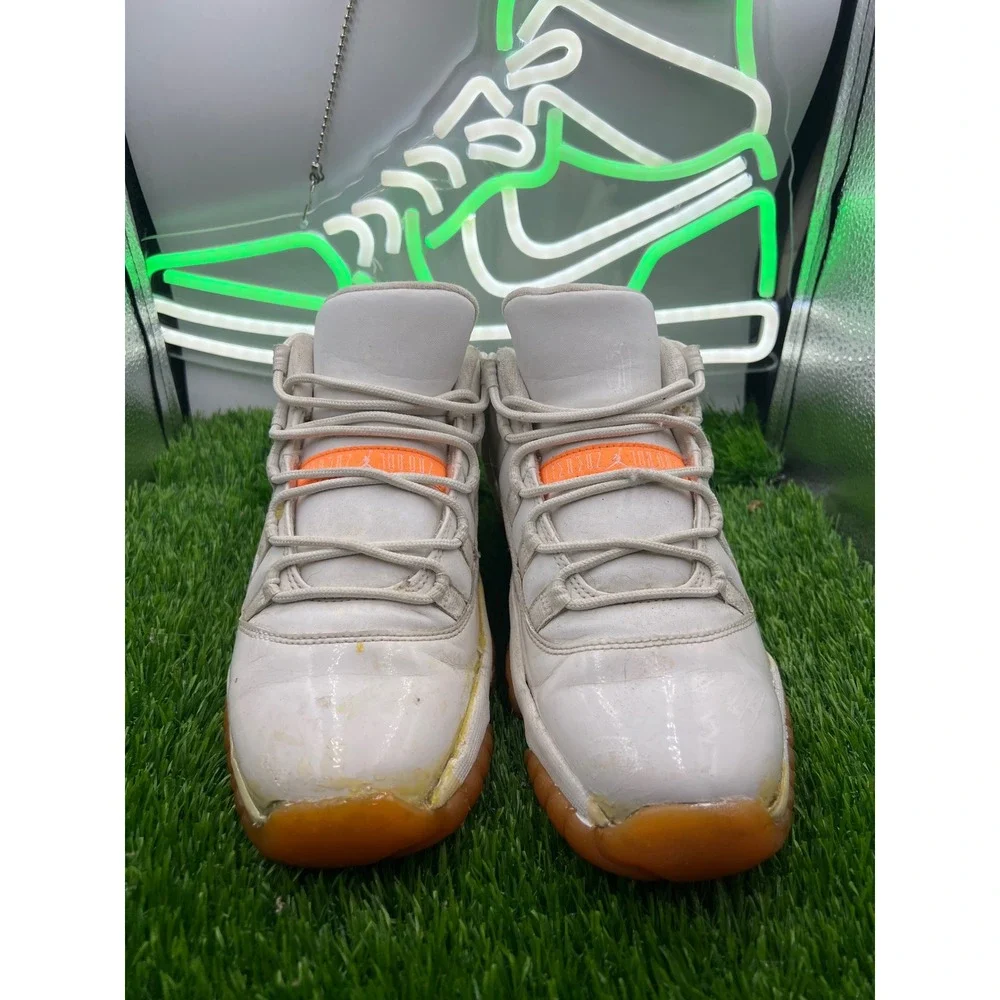 Jordan **soles have